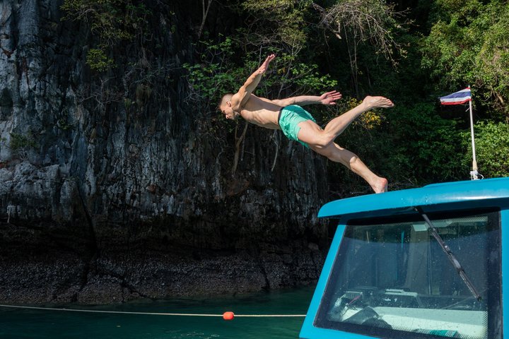 Island Cruise from Phuket to Phi Phi Islands with Maya Bay Visit