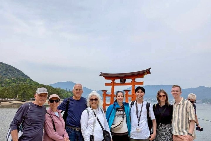 Hiroshima and Miyajima 6 and half Hour Guided Tour