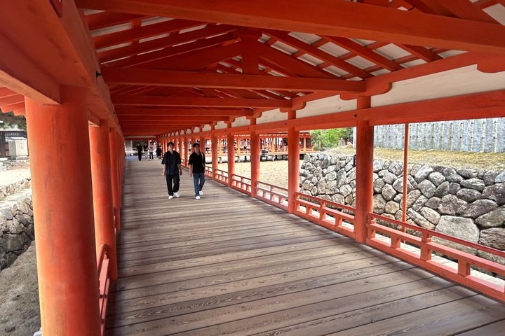 Hiroshima and Miyajima 6 and half Hour Guided Tour