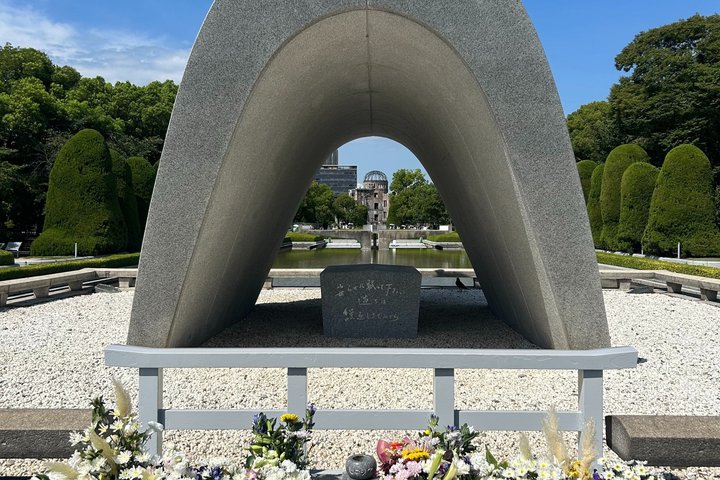 Hiroshima and Miyajima 6 and half Hour Guided Tour