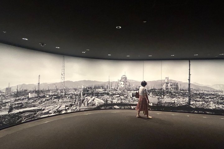 Hiroshima and Miyajima 6 and half Hour Guided Tour