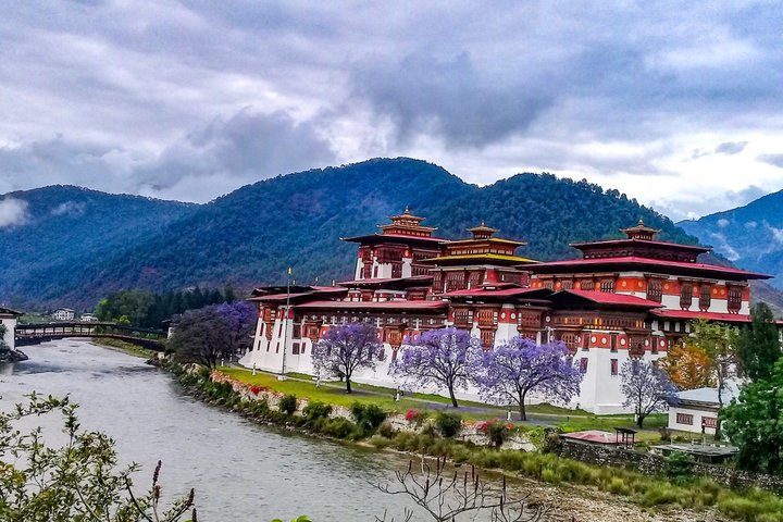 7 Day Discover Bhutan | Private Cultural & Nature Adventure