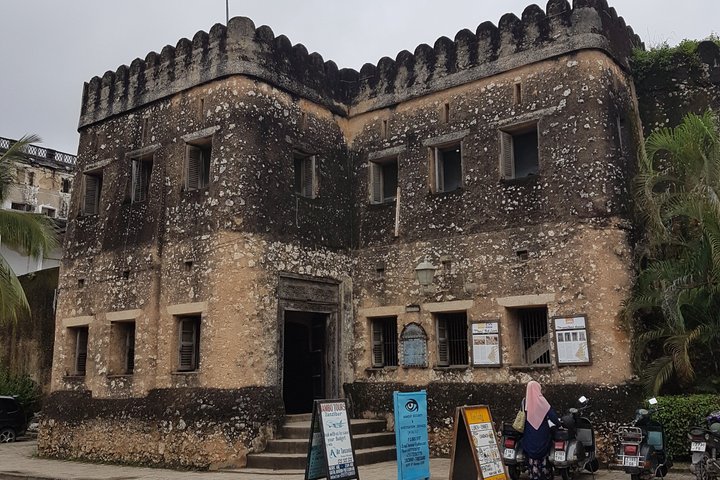 Full-Day Private Stone Town +Spice Farm and Prison Island Tour