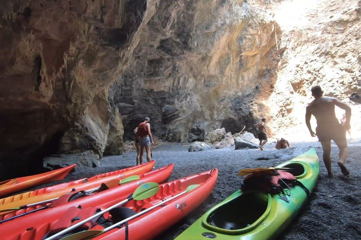 James Bond Kayak Tour in Maratea: In the Footsteps of 007