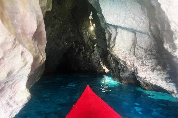 James Bond Kayak Tour in Maratea: In the Footsteps of 007