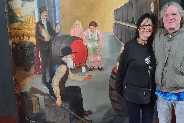 Barossa Valley Wine Tour. Local Guide, Barossa pickup, & lunch