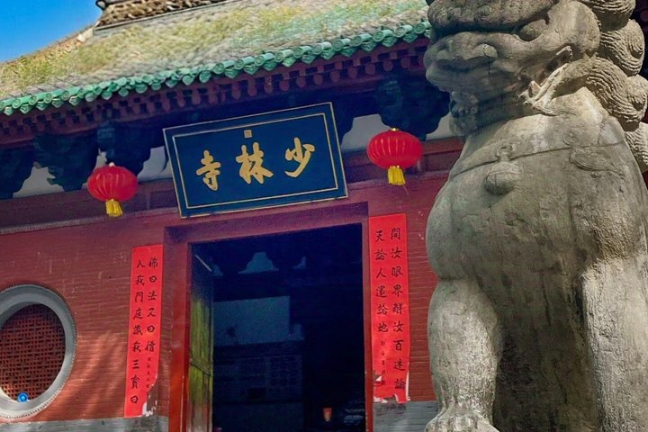 Luoyang Private Day tour to Longmen Grottoes and Shaolin temple