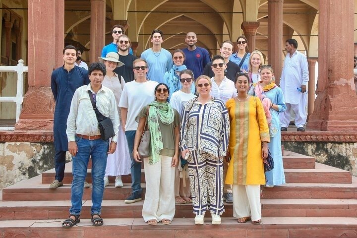 Lahore Private Tour: Fort, Walled City, Badshahi Mosque & Wagah