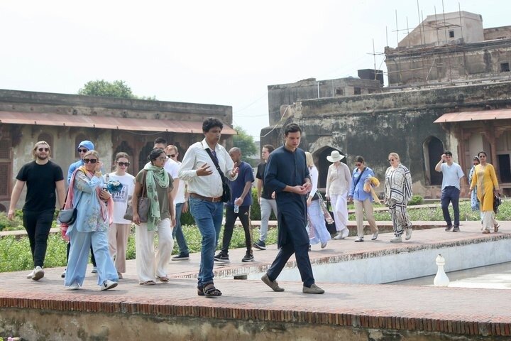 Lahore Private Tour: Fort, Walled City, Badshahi Mosque & Wagah