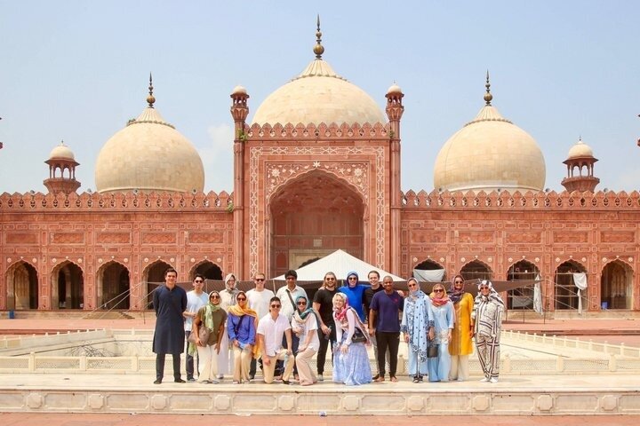 Lahore Private Tour: Fort, Walled City, Badshahi Mosque & Wagah