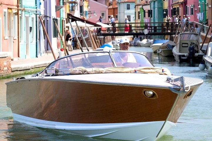 Tour 7 hours islands of the Venice Lagoon by rental speedboat