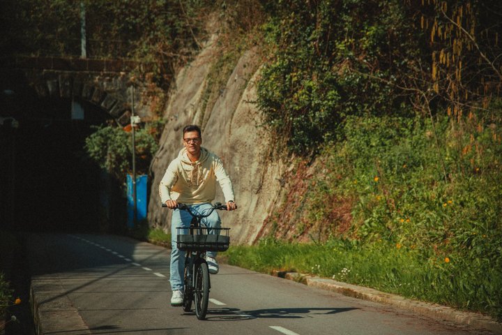 Small-Group Electric Bike Tour in San Sebastián