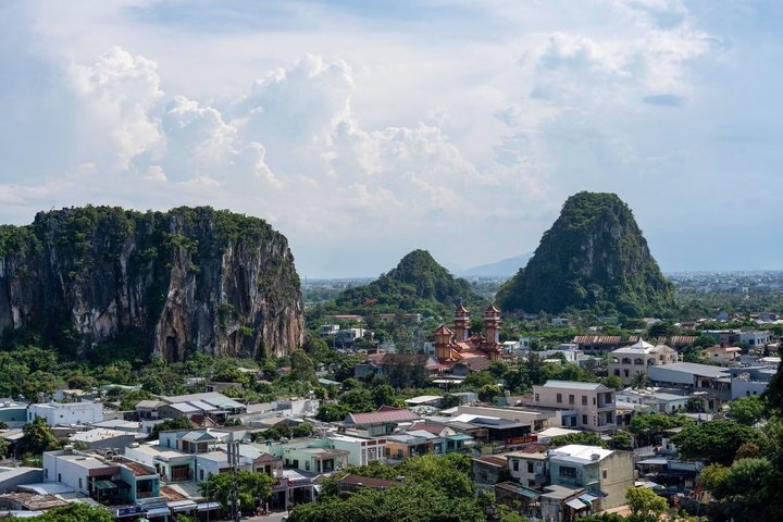 Da Nang private car: Golden Bridge, My Son & Marble Mountains