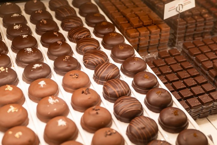 Bordeaux Food and Wine Tour : Authentic Artisan Flavors
