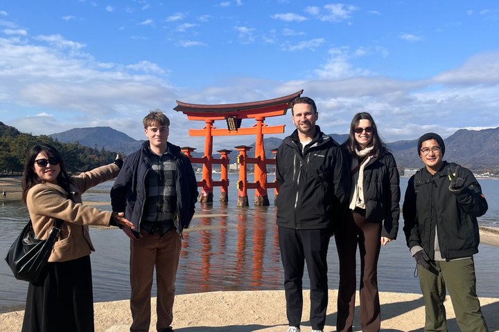 Hiroshima and Miyajima 6 and half Hour Guided Tour