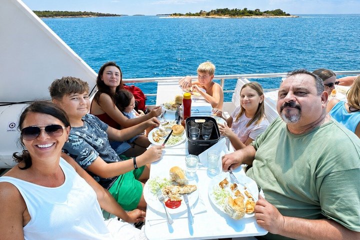 Brijuni All-Inclusive Boat Tour with Lunch, Drinks & Swim Stop