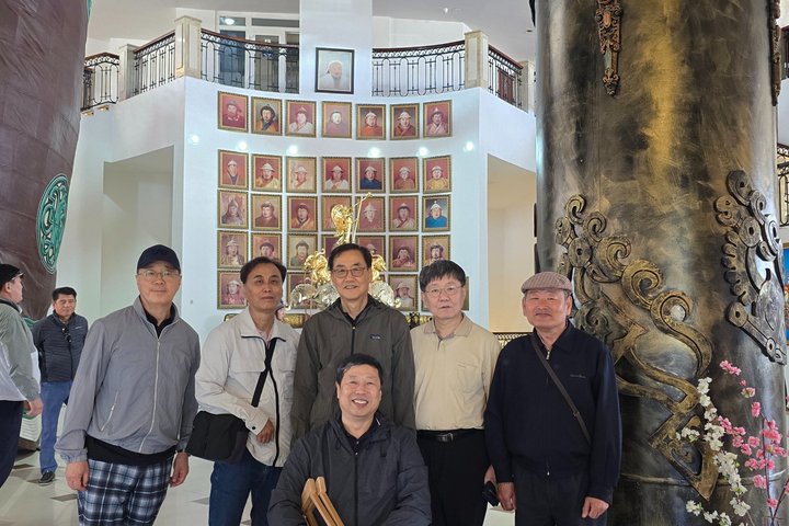 Chinggis Khaan Statue and Terelj National Park (Private Tour)