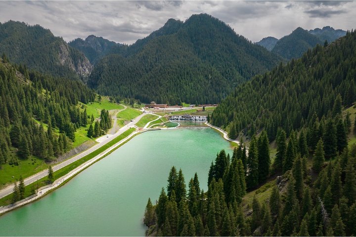 Urumqi Private Arrival Transfer: Airport to Hotel