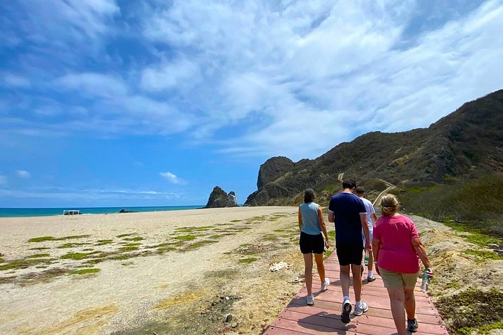 Manta Pacoche Wildlife Refuge and Lighthouse Trail Tour