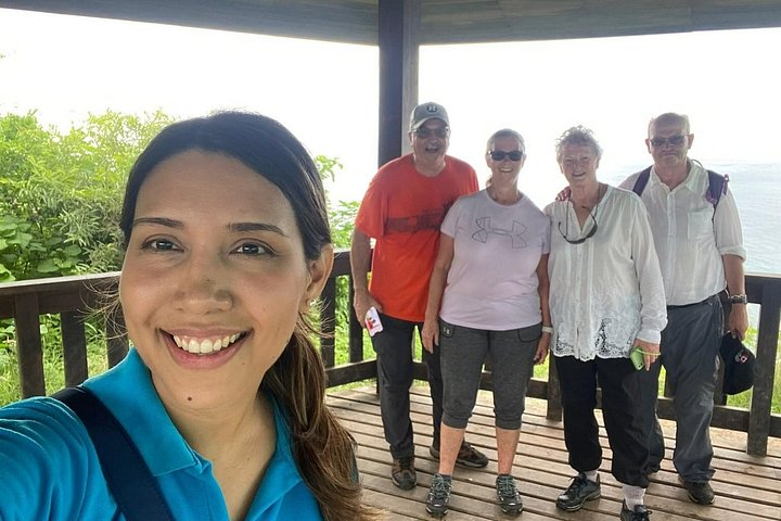 Manta Pacoche Wildlife Refuge and Lighthouse Trail Tour