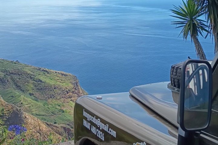 Classic Land Rover Experience in Madeira Island Tour