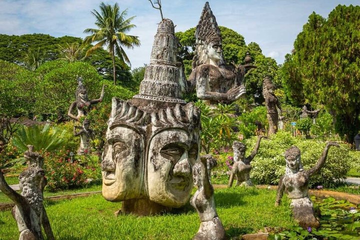 Vientiane Private Full-Day Tour with Buddha Park and Lunch