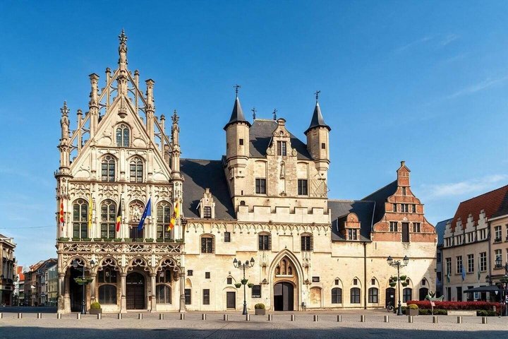 Hello Mechelen: Private 2-Hour Intro City Walk with Local Guide