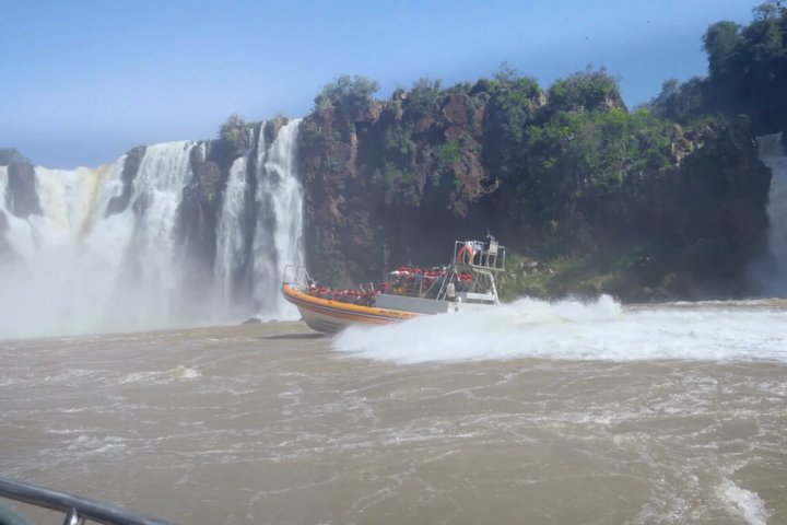 Gran Aventura Iguazu Falls: 4WD Ride & Boat Navigation in Iguazu