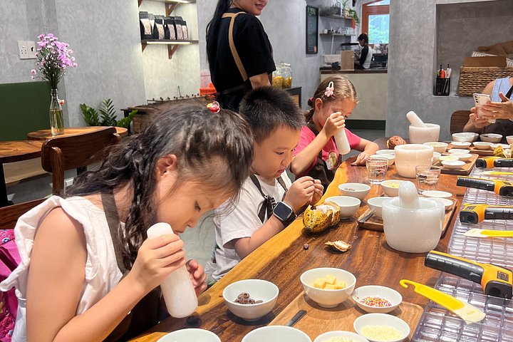 Bean to bar chocolate making workshop in Da Lat