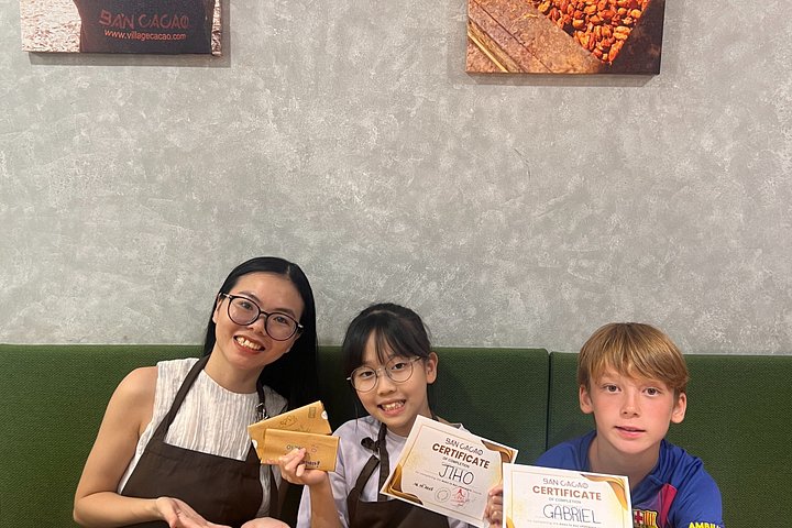 Bean to bar chocolate making workshop in Da Lat