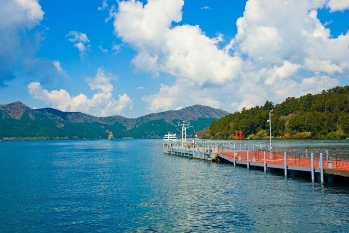 Hakone Private & Custom Day Tour with English Driver