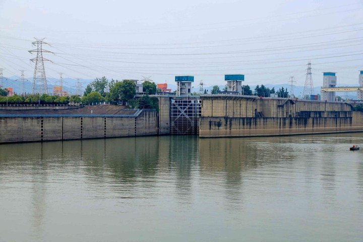 Yichang Three Gorges Dam and Xiling Gorge Cruise Tour
