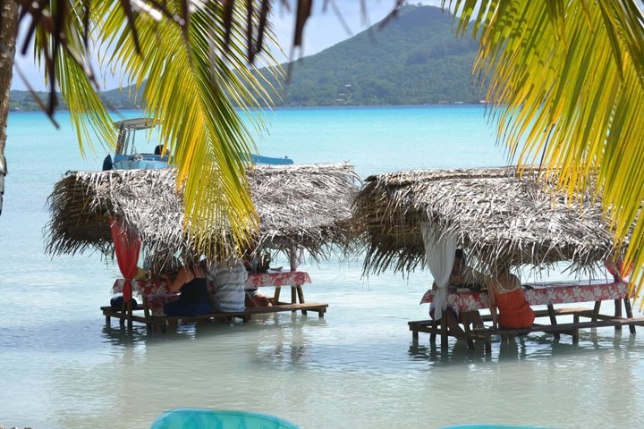 Full-Day Bora Bora Lagoon Cruise Including Snorkeling with Sharks and Stingrays