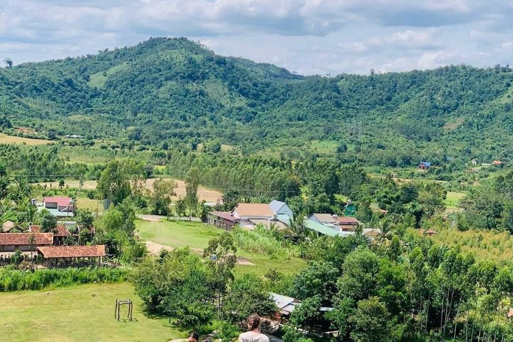 Buon Ma Thuot: Bim Bip Waterfall & Lak Nature with Local Lunch