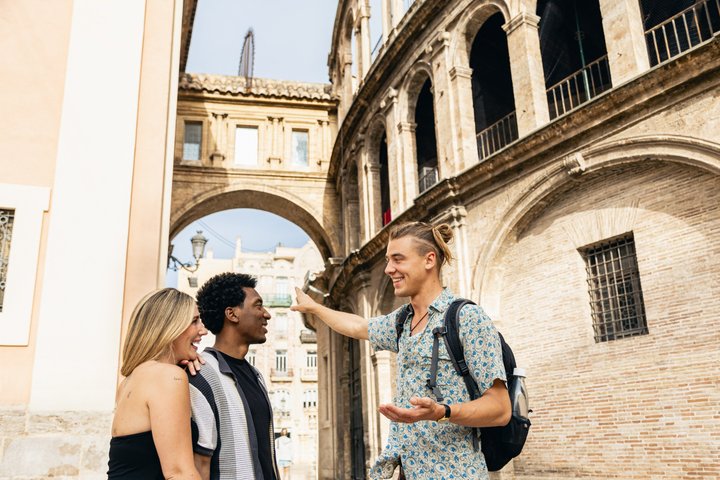 Valencia: Cathedral, St. Nicholas & Silk Exchange Tour + Tickets