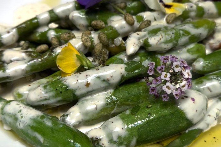 Food Tour with a Local Chef: Markets, Tastings & Lunch