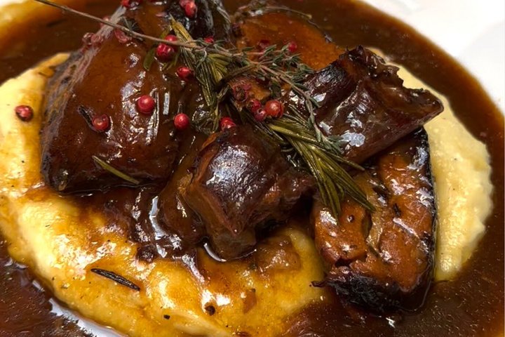 Food Tour with a Local Chef: Markets, Tastings & Lunch