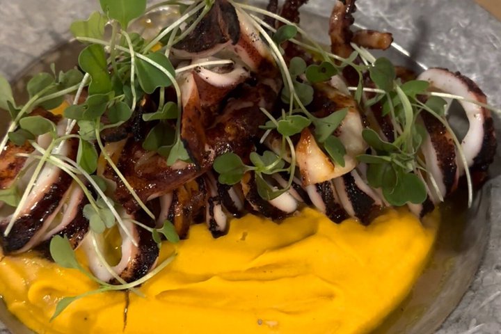 Food Tour with a Local Chef: Markets, Tastings & Lunch