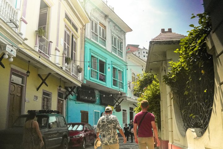 Guayaquil Layover Sightseeing Tour with Round-Trip Airport Transport