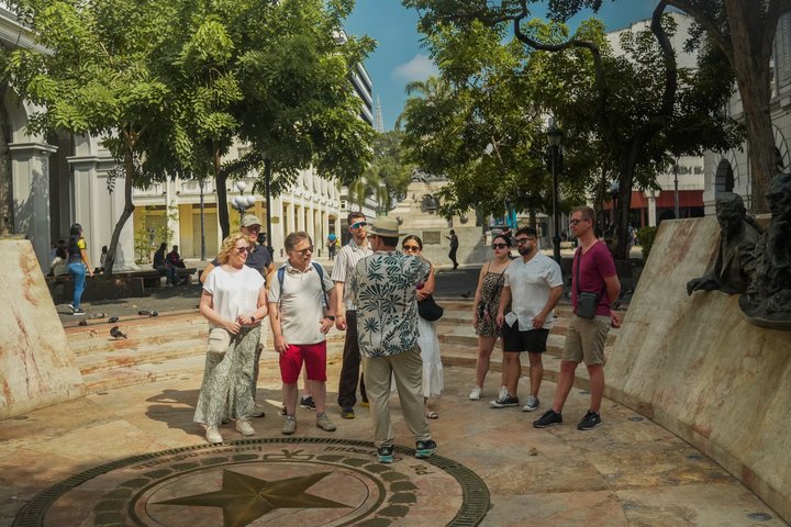 Guayaquil Layover Sightseeing Tour with Round-Trip Airport Transport
