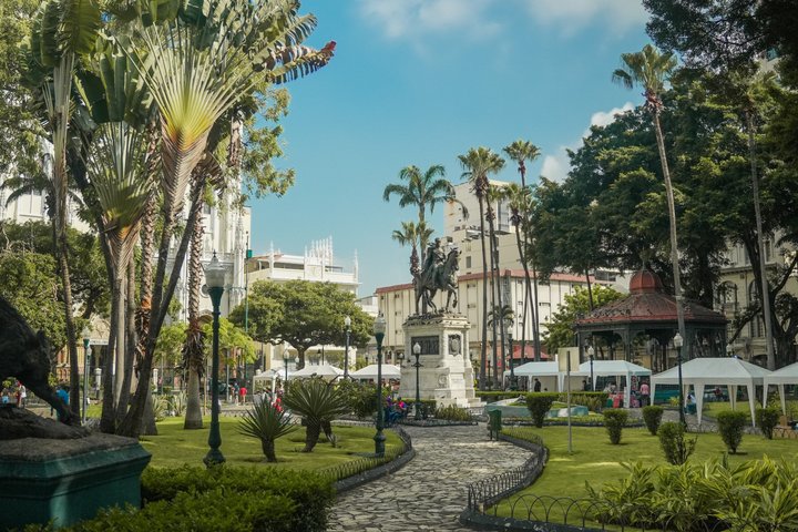 Guayaquil Layover Sightseeing Tour with Round-Trip Airport Transport