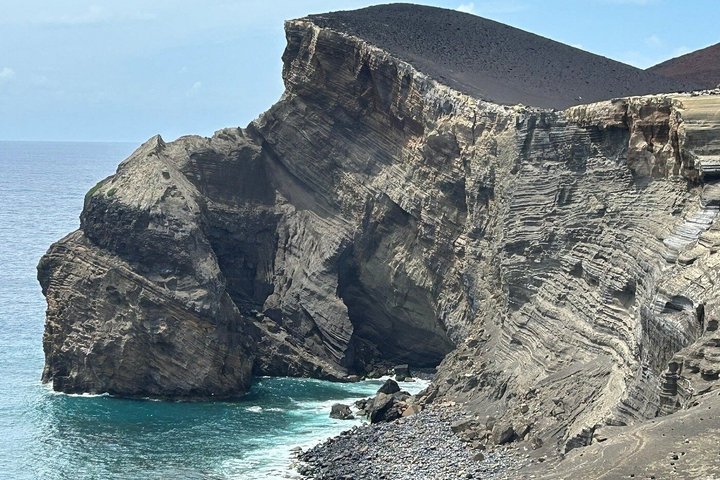 Horta, Faial: 1 Day Tour with Capelinhos, Caldeira and Local Guide