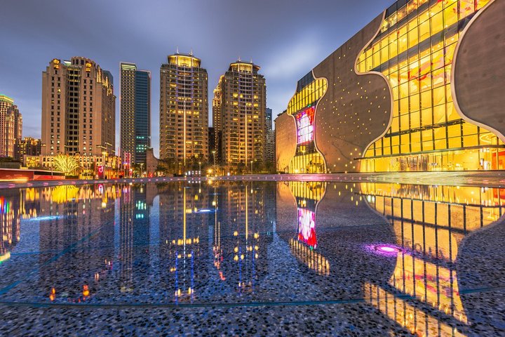 Private 9-Hour Sun Moon Lake Leisure Tour from Taichung (台中)!