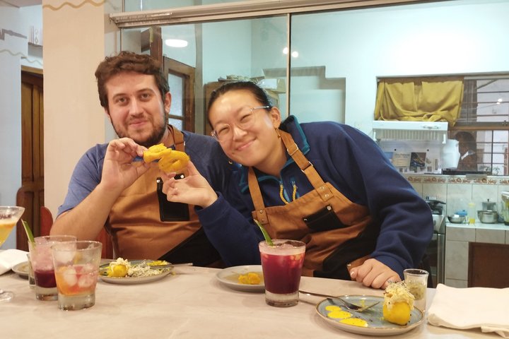 Peruvian Cooking Class Cocktails and Market Tour in Cusco