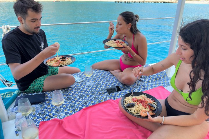 Saranda Catamaran VIP to Krorez and Kakome Beach with Lunch