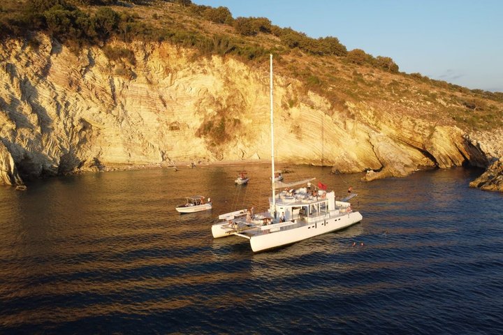 Saranda Catamaran VIP to Krorez and Kakome Beach with Lunch