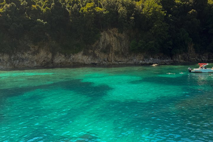 Saranda Catamaran VIP to Krorez and Kakome Beach with Lunch