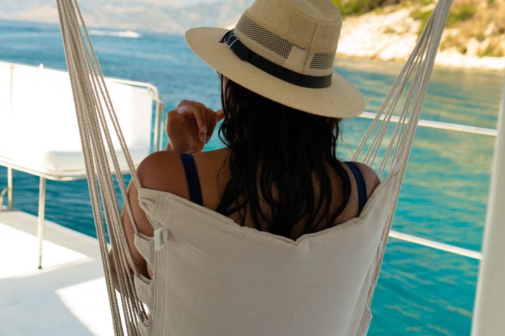 Saranda Catamaran VIP to Krorez and Kakome Beach with Lunch