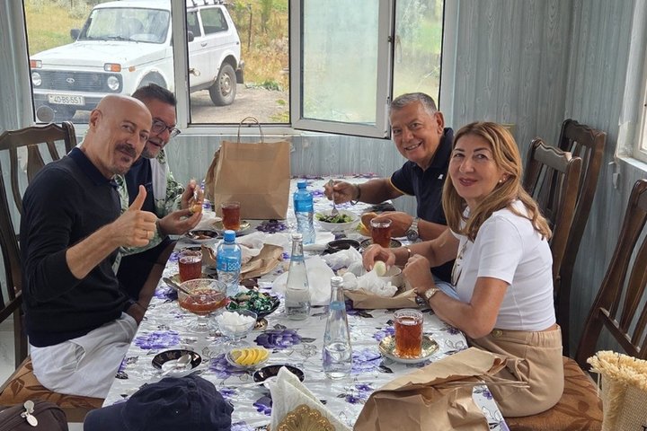 Guba and Khinalig Unesco HIking Tour with Homemade lunch