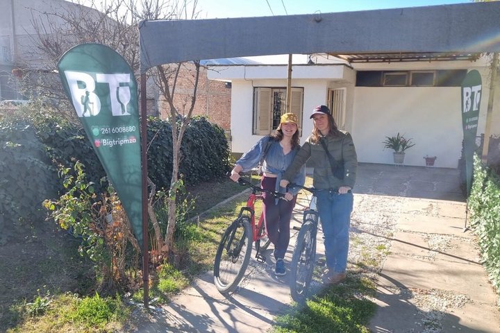 Bike Tour with Winery and Olivicola Tastings